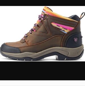 NWT Ariat Terrain Leather Boots with Durable Sole Size 6.5